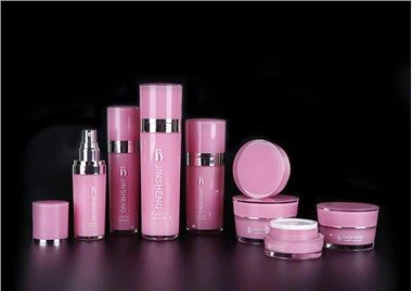 Garrafas de bomba sem ar brancas